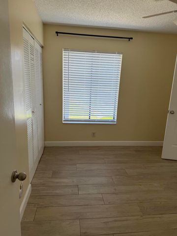 726 Sunny Pine Way B2, Greenacres, FL 33415