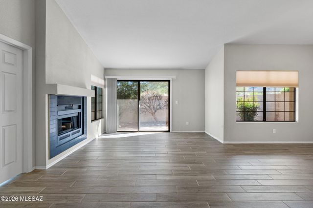 321 E Fieldcrest Lane, Oro Valley, AZ 85737