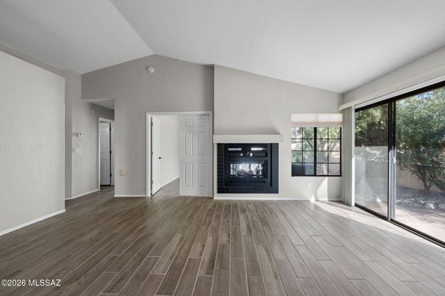 321 E Fieldcrest Lane, Oro Valley, AZ 85737