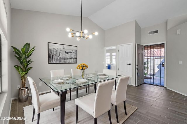 321 E Fieldcrest Lane, Oro Valley, AZ 85737