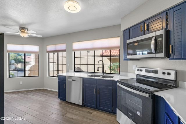 321 E Fieldcrest Lane, Oro Valley, AZ 85737