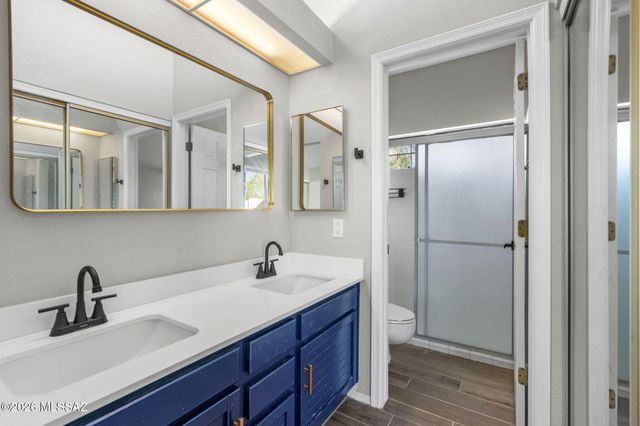 321 E Fieldcrest Lane, Oro Valley, AZ 85737