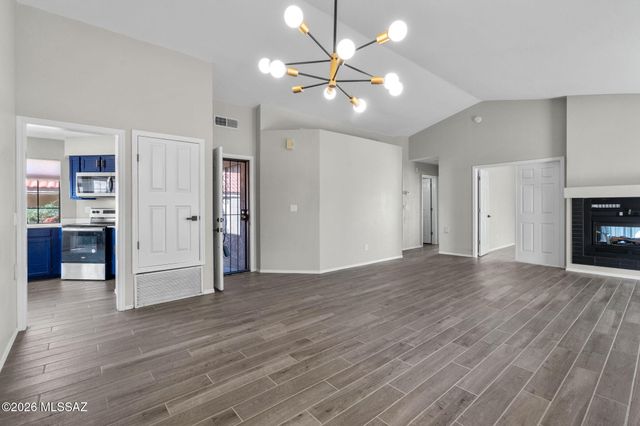 321 E Fieldcrest Lane, Oro Valley, AZ 85737