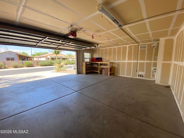 11117 W Golden Willow Drive, Marana, AZ 85653