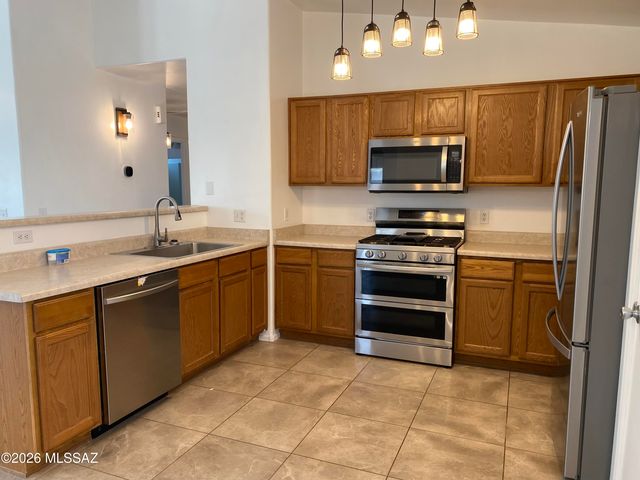 11117 W Golden Willow Drive, Marana, AZ 85653