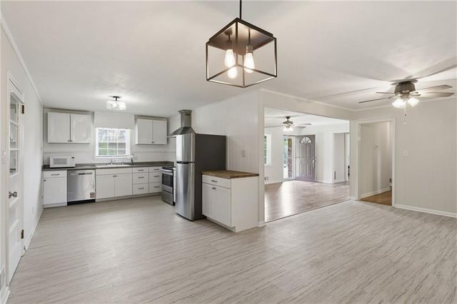 4045 Compton Circle, Powder Springs, GA 30127