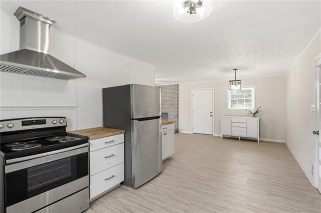 4045 Compton Circle, Powder Springs, GA 30127
