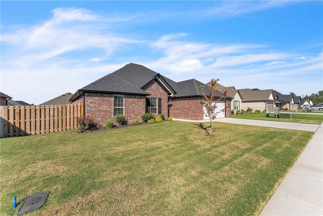 2401 Abbott Lane, Pea Ridge, AR 72751