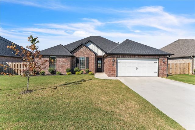 2401 Abbott Lane, Pea Ridge, AR 72751