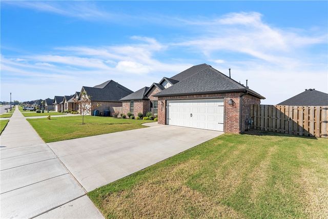 2401 Abbott Lane, Pea Ridge, AR 72751