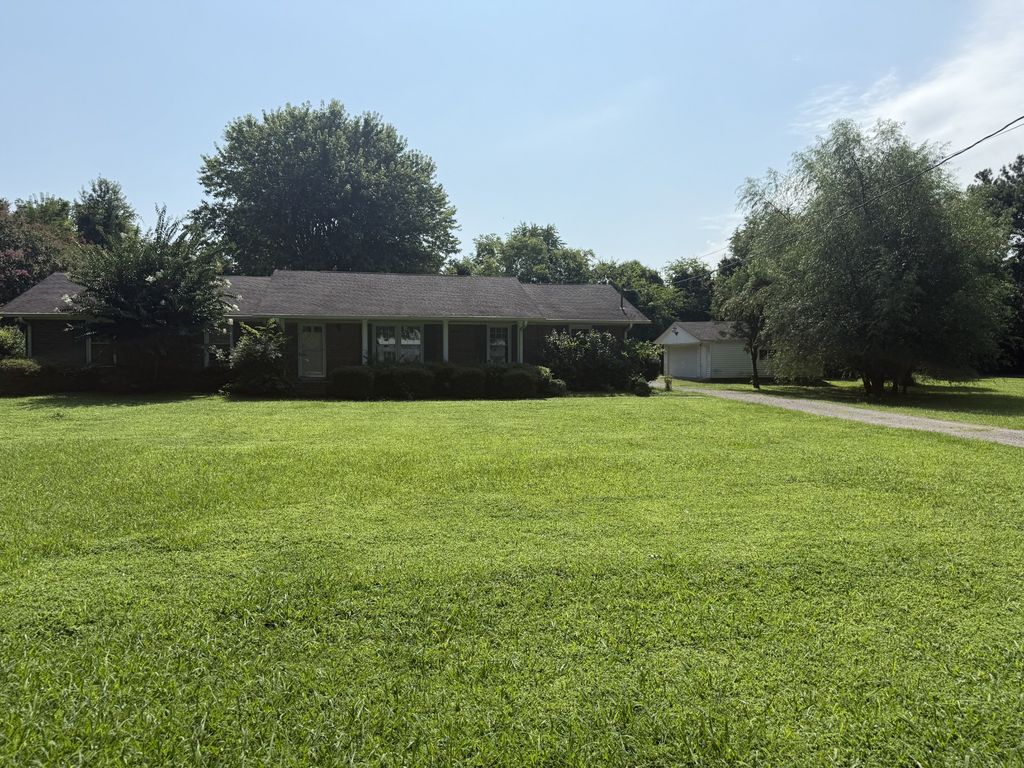 136 W Clearview Dr, Murfreesboro, TN 37128