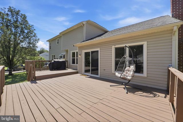8213 CRACKLING FIRE DR, Gainesville, VA 20155