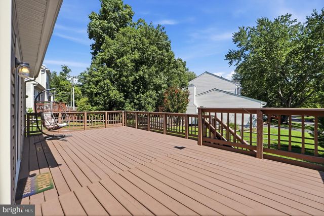 8213 CRACKLING FIRE DR, Gainesville, VA 20155