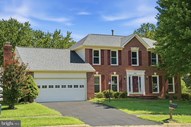 8213 CRACKLING FIRE DR, Gainesville, VA 20155