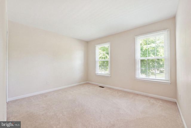 8213 CRACKLING FIRE DR, Gainesville, VA 20155