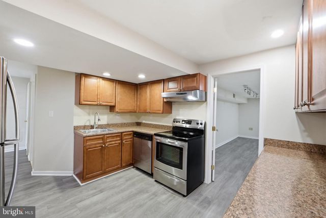 8213 CRACKLING FIRE DR, Gainesville, VA 20155
