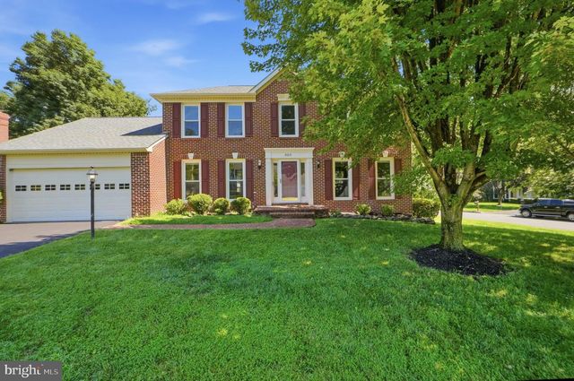 8213 CRACKLING FIRE DR, Gainesville, VA 20155