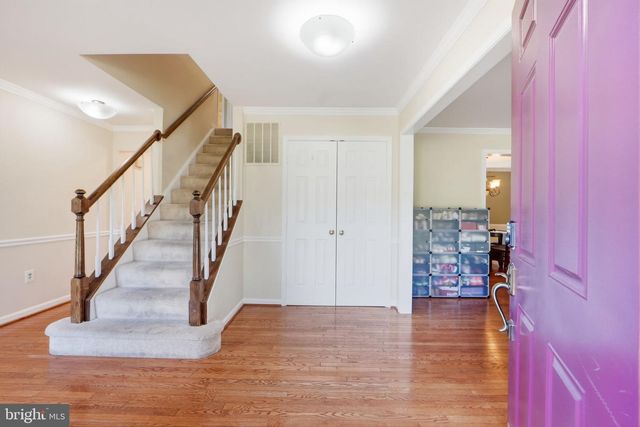 8213 CRACKLING FIRE DR, Gainesville, VA 20155