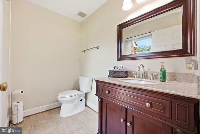 8213 CRACKLING FIRE DR, Gainesville, VA 20155