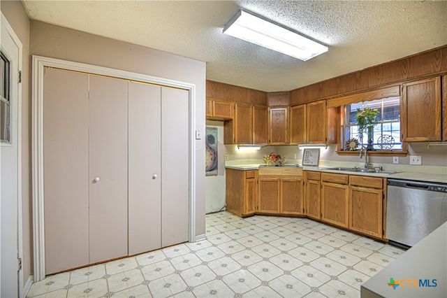 305 Tanglewood Road, Temple, TX 76502