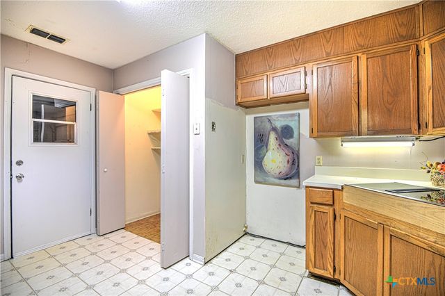 305 Tanglewood Road, Temple, TX 76502