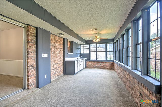 305 Tanglewood Road, Temple, TX 76502