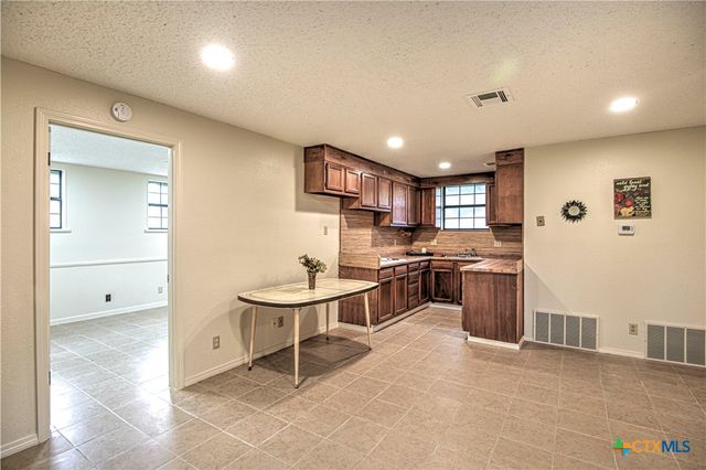 305 Tanglewood Road, Temple, TX 76502