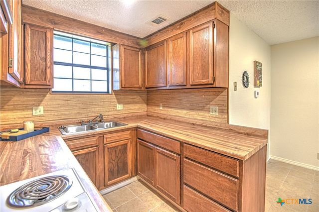 305 Tanglewood Road, Temple, TX 76502