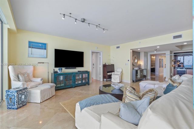 1600 S Ocean Blvd Apt 402, Lauderdale By The Sea, FL 33062