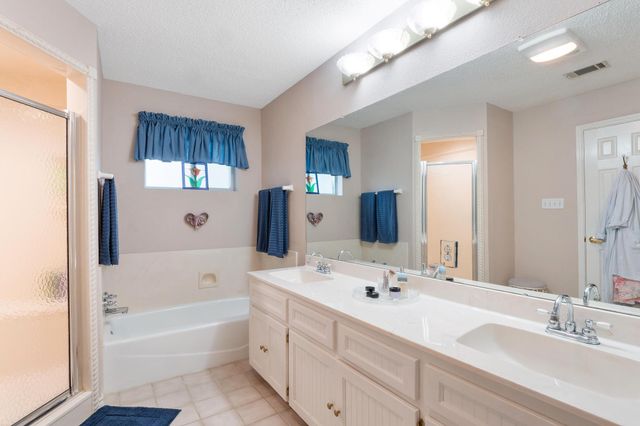 808 Golden Oaks RD, Georgetown, TX 78628