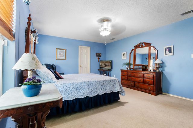 808 Golden Oaks RD, Georgetown, TX 78628