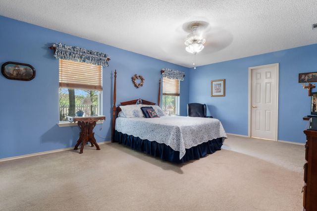 808 Golden Oaks RD, Georgetown, TX 78628