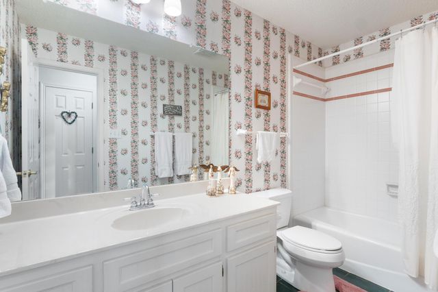 808 Golden Oaks RD, Georgetown, TX 78628