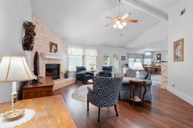 808 Golden Oaks RD, Georgetown, TX 78628