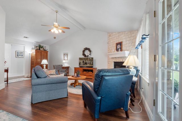 808 Golden Oaks RD, Georgetown, TX 78628