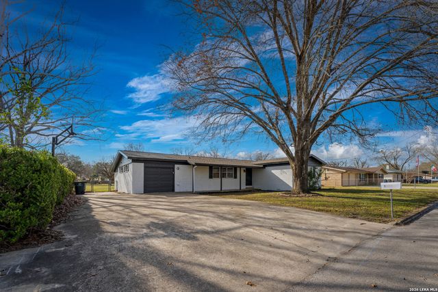 1232 Rivercrest Drive, New Braunfels, TX 78130