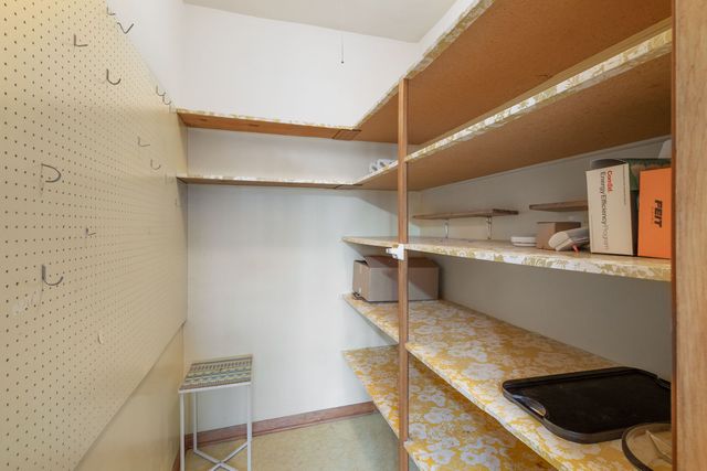 606 De Angelis Court, Chicago Heights, IL 60411