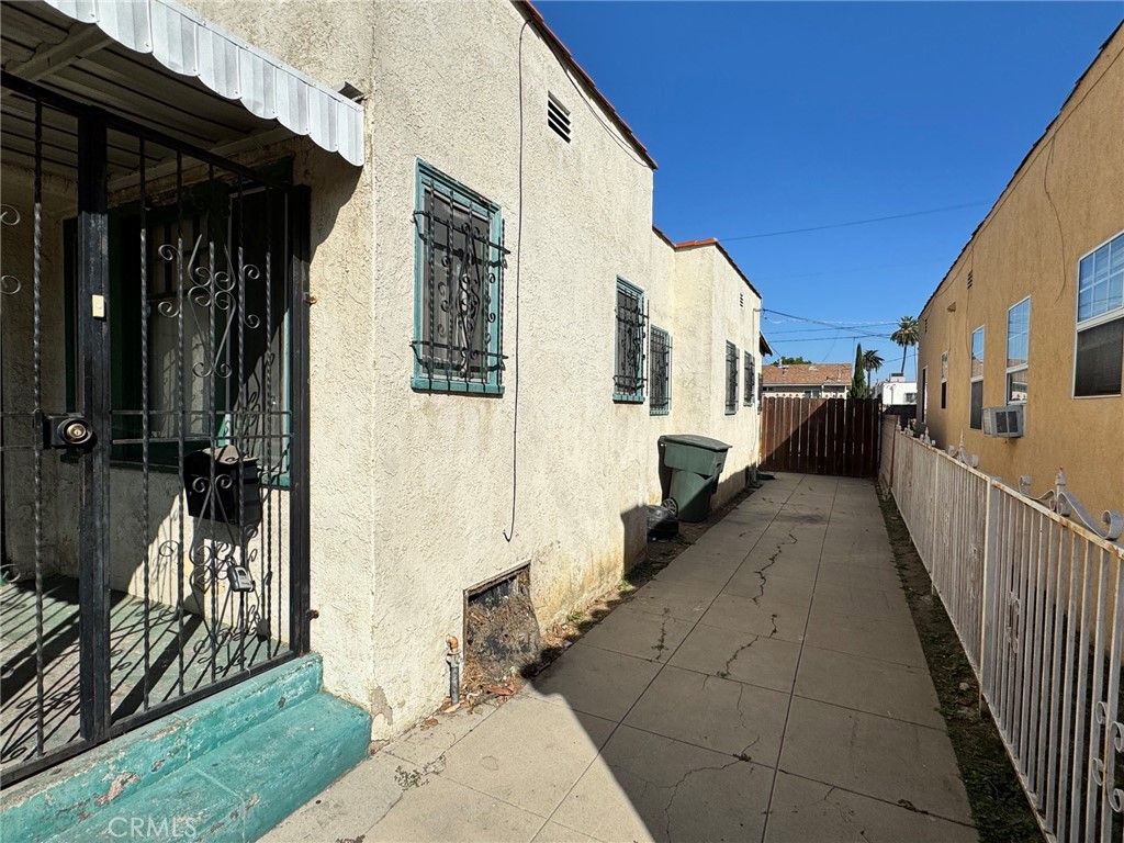 1429 W 62nd, Los Angeles, CA 90047 — photo 3
