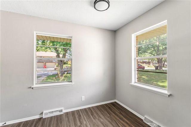 14832 E Nickell Avenue, Independence, MO 64050