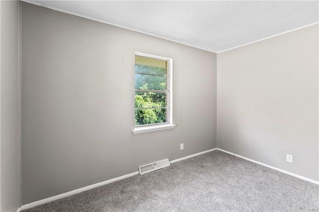 14832 E Nickell Avenue, Independence, MO 64050