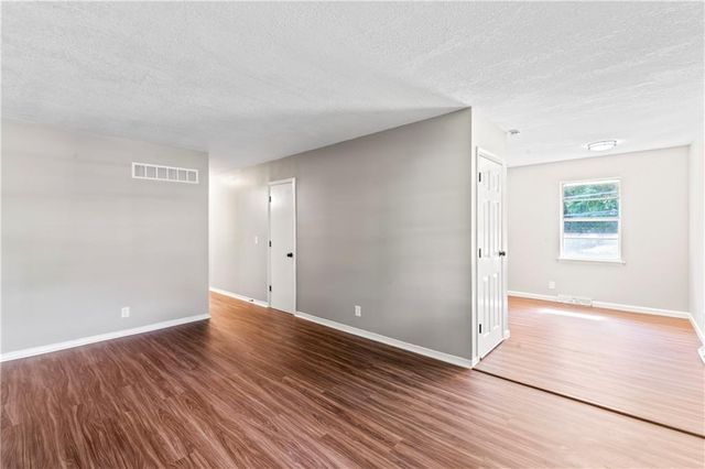 14832 E Nickell Avenue, Independence, MO 64050