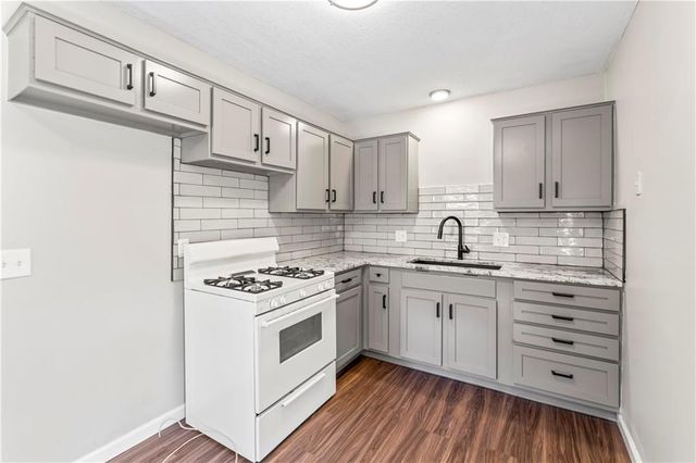 14832 E Nickell Avenue, Independence, MO 64050