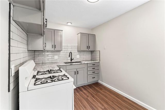 14832 E Nickell Avenue, Independence, MO 64050