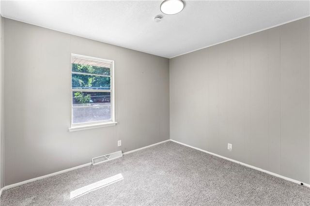 14832 E Nickell Avenue, Independence, MO 64050