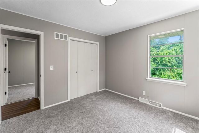 14832 E Nickell Avenue, Independence, MO 64050