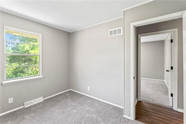 14832 E Nickell Avenue, Independence, MO 64050