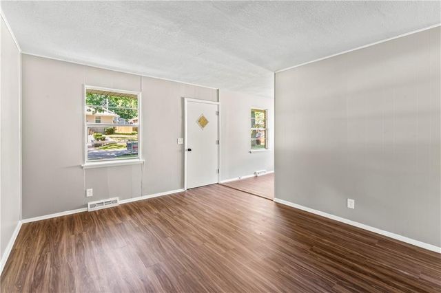 14832 E Nickell Avenue, Independence, MO 64050