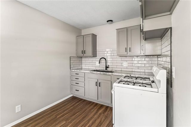 14832 E Nickell Avenue, Independence, MO 64050