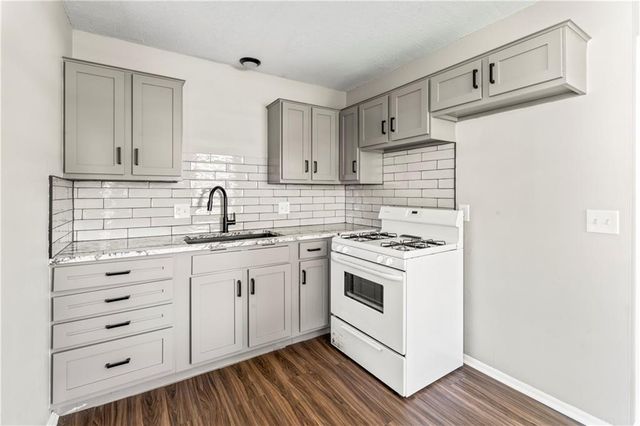 14832 E Nickell Avenue, Independence, MO 64050