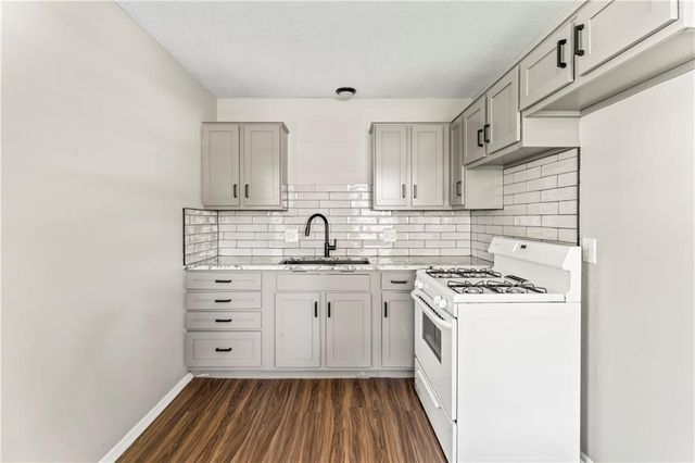 14832 E Nickell Avenue, Independence, MO 64050